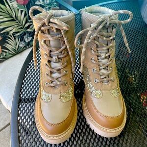 NWOT Dolce Vita Pryor Hiking Boots Women's Size 7 M Cafe Tan  7363
